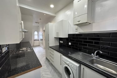 4 bed flat, Deyne Avenue, Rusholme, Manchester, M145SY - Image 5